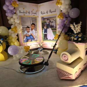 SELFIE BOOTH